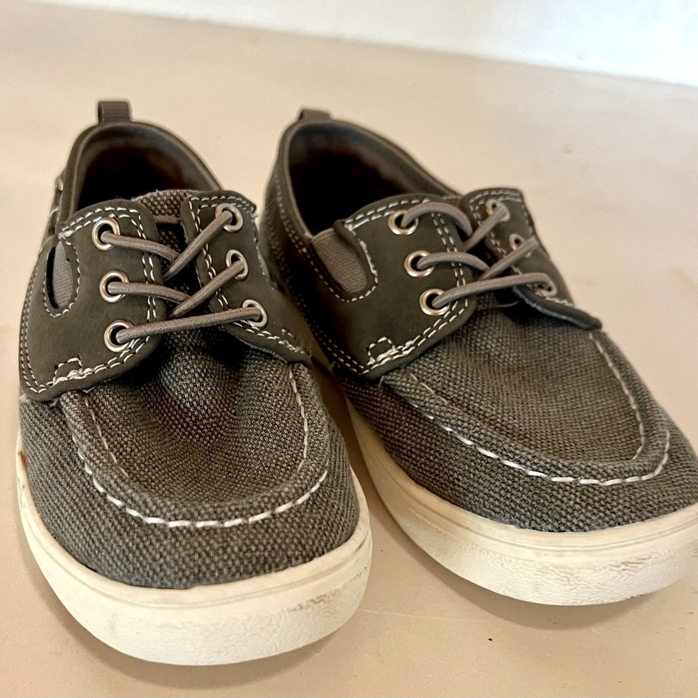 Children's Place Loafer Shoes grey size 11 toddler sperry